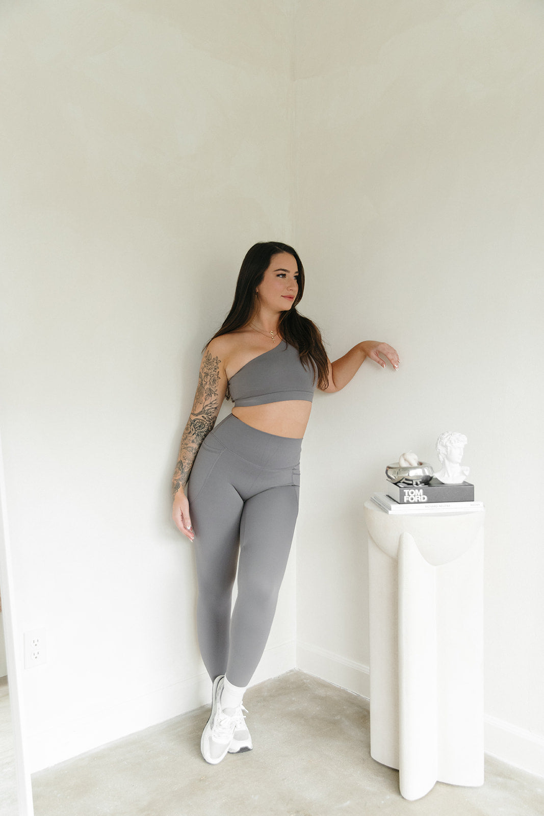 SHE AINT PLAYIN LEGGINGS