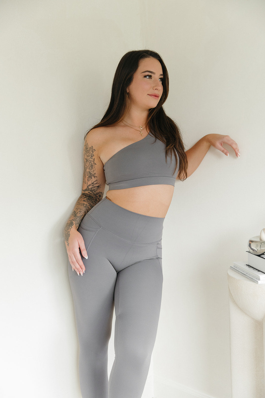 SHE AINT PLAYIN LEGGINGS